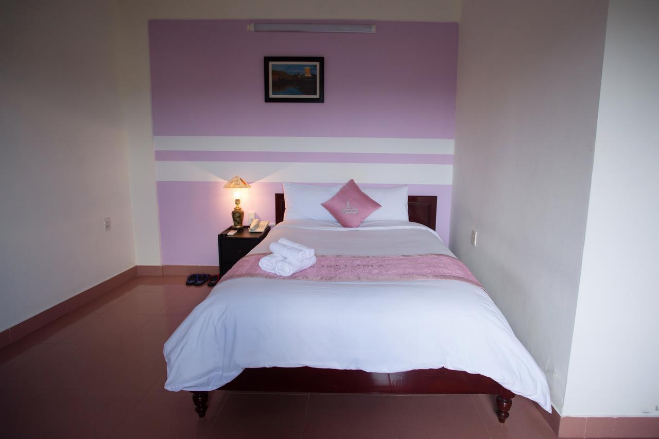 Casablanca Boutique Hotel Хюэ Экстерьер фото